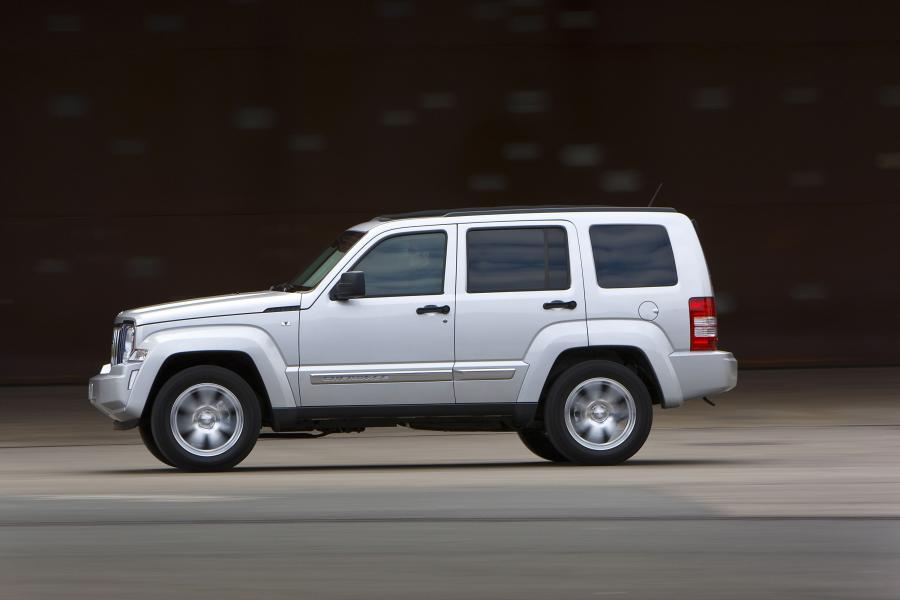  Jeep Cherokee 2008 года  (фото 42 из 161)
